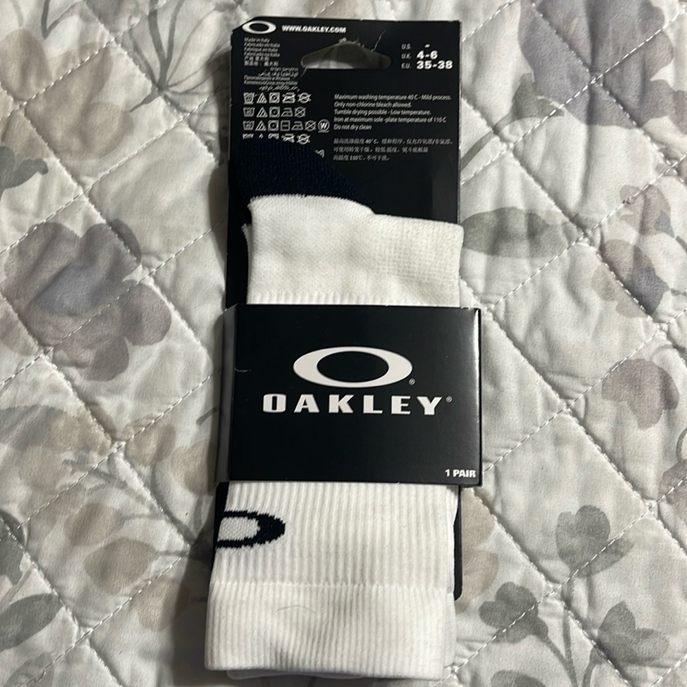 NWT Oakley women’s socks S